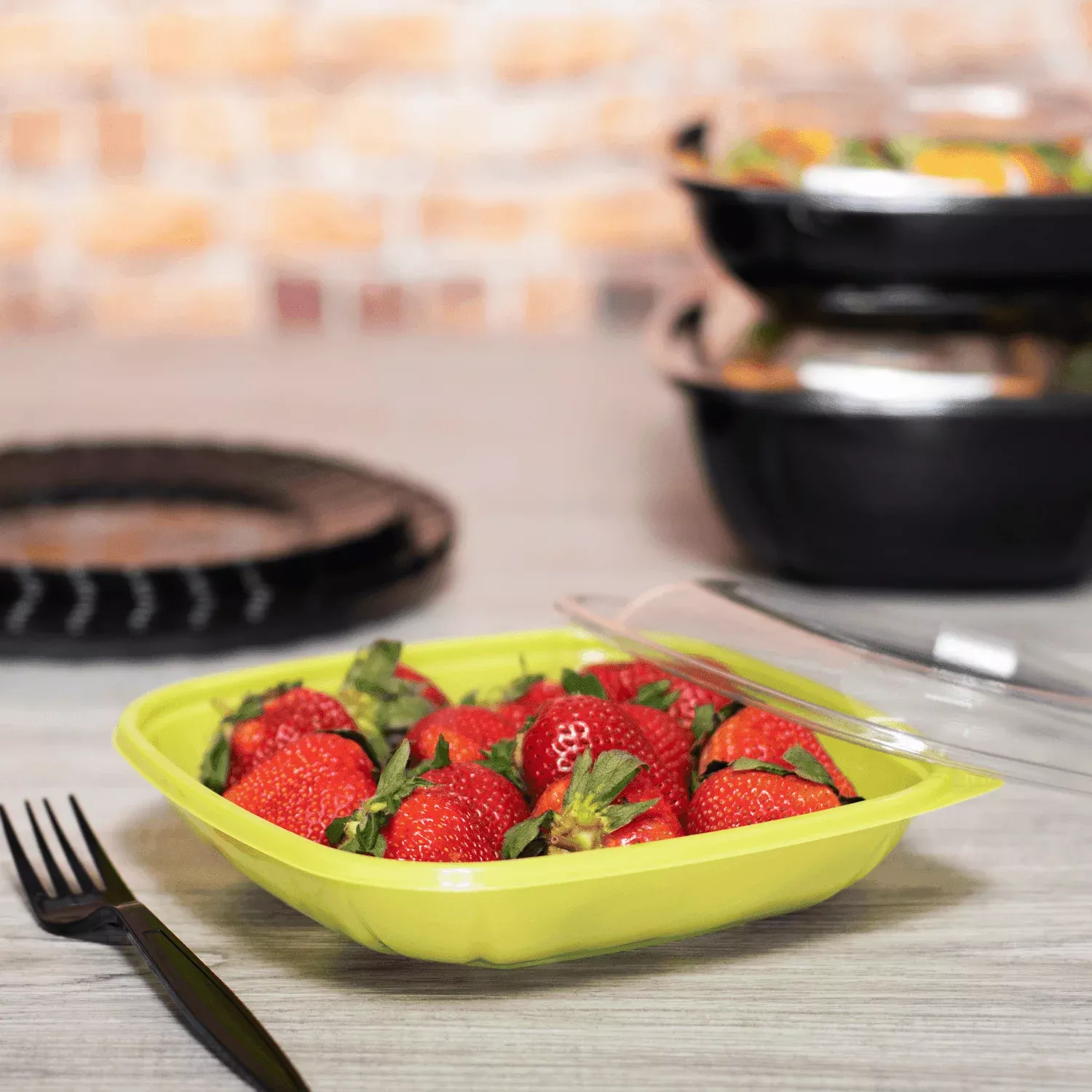 [300 ct] 24 oz Square Disposable Salad Bowl