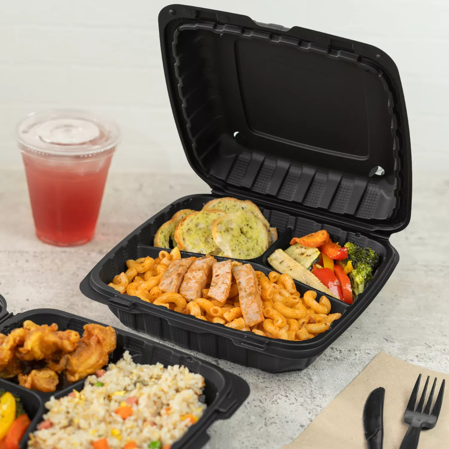 Karat Earth [120 pcs] 9"x9" Microwavable Mineral Filled PP Hinged Containers - 3 Compartments, Black